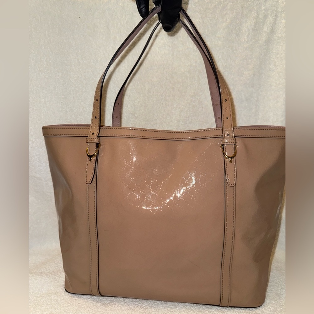 Gucci Microguccissima panther leather tote bag.